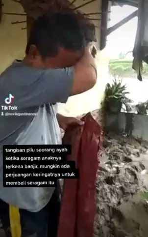 Ayah ini menangis cium seragam sekolah anaknya TikTok