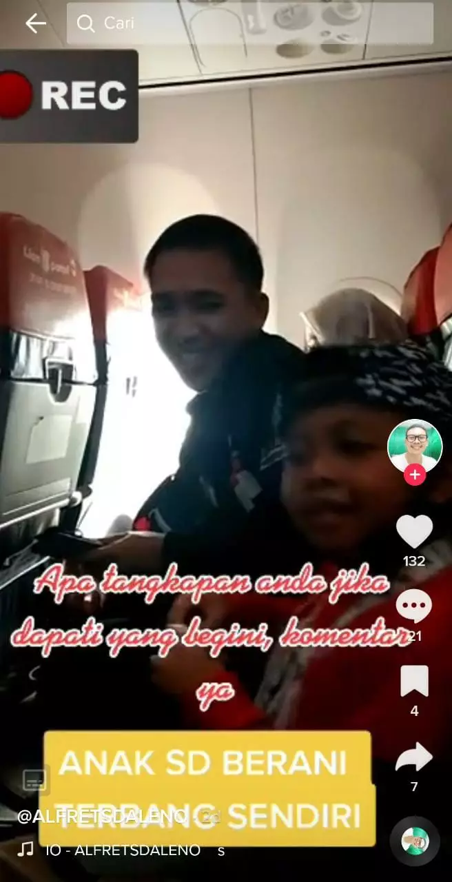 anak sd naik pesawat sendirian Tiktok