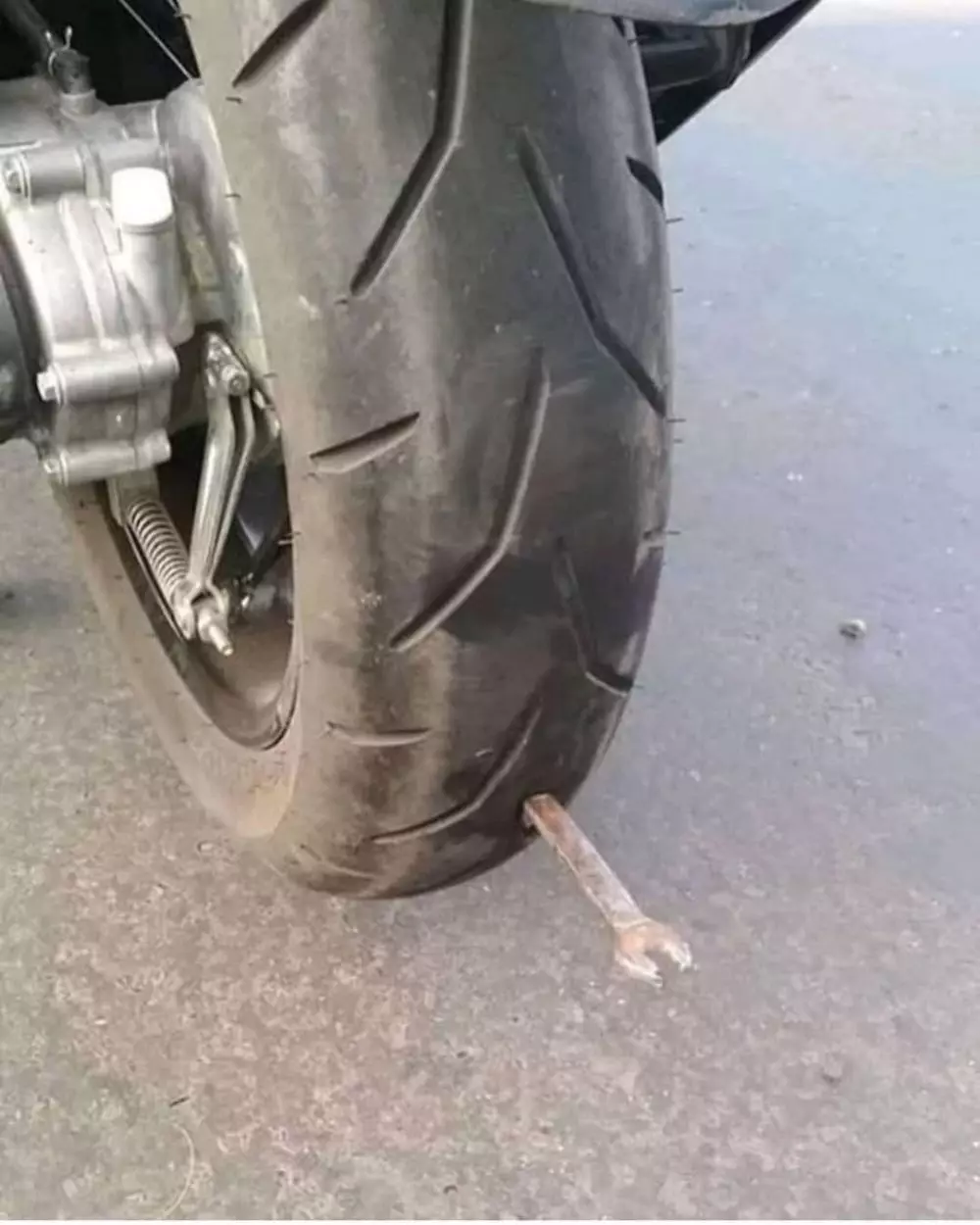 potret benda nyangkut di motor © berbagai sumber potret benda nyangkut di motor © berbagai sumber