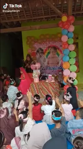 rayakan ulang tahun gadis kecil ini kejar penjual es krim Tiktok  rayakan ulang tahun gadis kecil ini kejar penjual es krim Tiktok