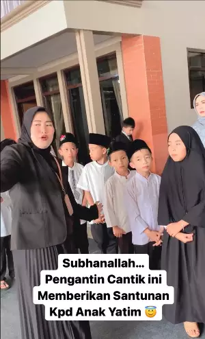 Pasangan pengantin undang anak yatim Berbagai sumber
