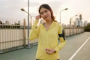 5 Teknologi canggih earphone OPPO, buka tutupnya bisa langsung connect