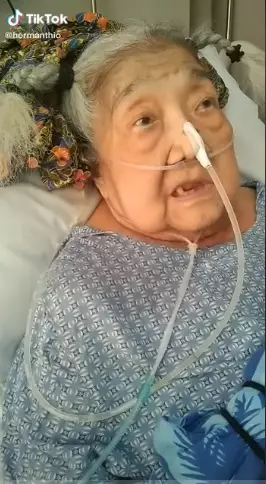 Tingkah nenek makan es krim menggemaskan Tiktok