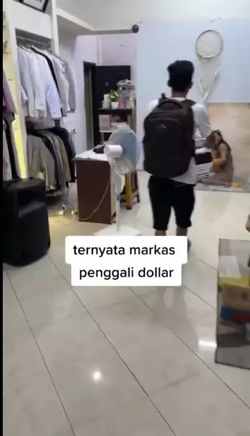 Studio berkedok butik Berbagai sumber