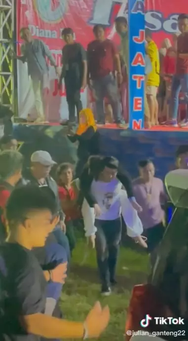 Happy Asmara pingsan saat nyanyi © TikTok