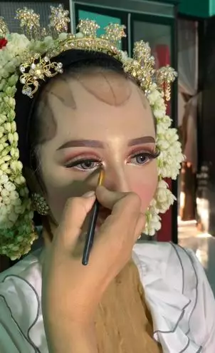 Transformasi makeup pengantin dengan bekas cacar ini bikin takjub TikTok Transformasi makeup pengantin dengan bekas cacar ini bikin takjub TikTok