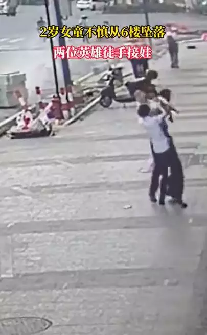 Aksi heroik selamatkan anak Berbagai sumber