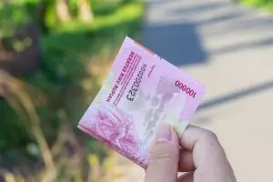 Dari zodiak, ketahui naik turun keuanganmu di bulan Agustus yuk