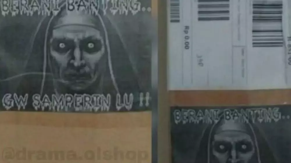 Peringatan lucu jangan dibanting di paket © berbagai sumber