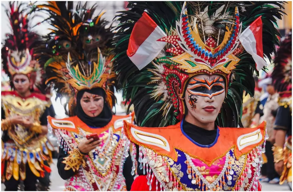 Ide pose OOTD bertema Hari Kemerdekaan © berbagai sumber