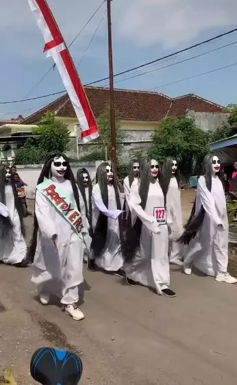 penampakan kostum absurd HUT RI Berbagai sumber penampakan kostum absurd HUT RI Berbagai sumber