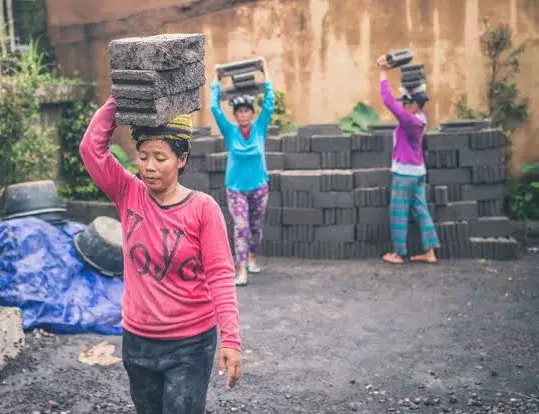 komentar kaesang iriana jokowi pakai baju adat © twitter komentar kaesang iriana jokowi pakai baju adat © twitter