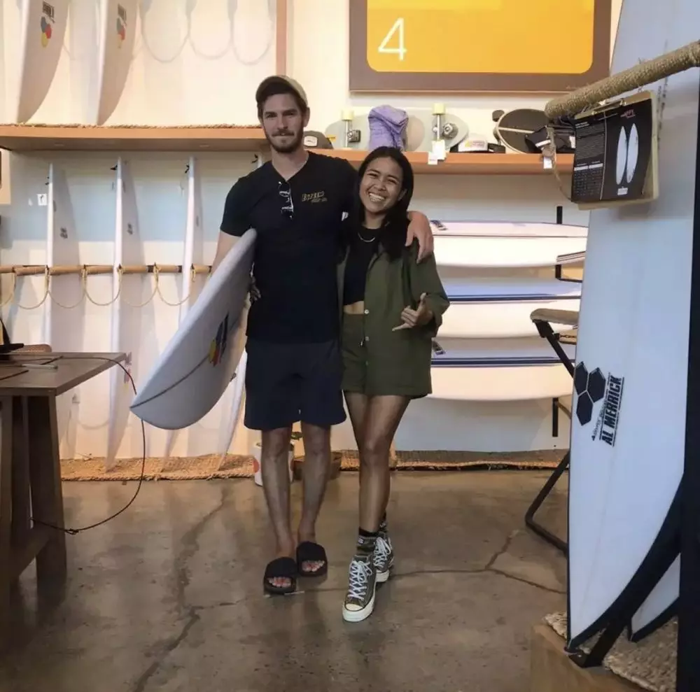 Andrew Garfield liburan di Bali © berbagai sumber