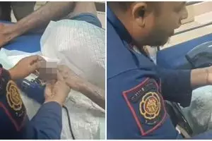 Jari pria terjebak cincin dari bearing motor, sampai ditolong damkar