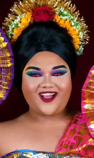 Pria ini bikin transformasi makeup berbagai daerah TikTok