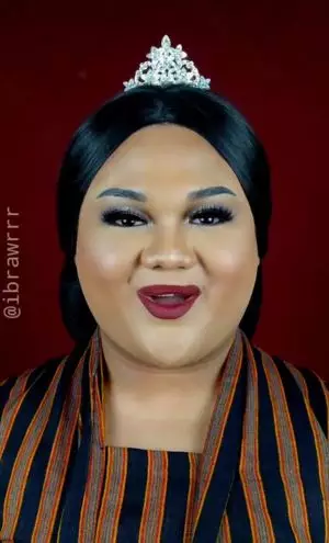 Pria ini bikin transformasi makeup berbagai daerah TikTok