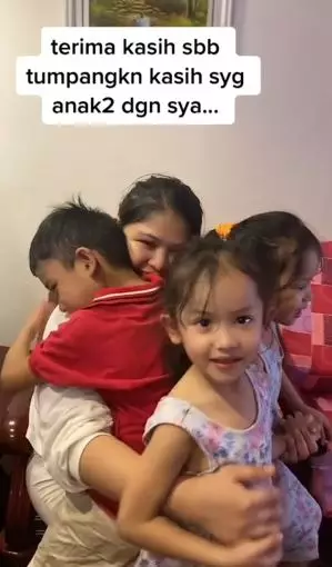 Wanita ini pertemukan tiga anak angkatnya dengan ibu kandung TikTok