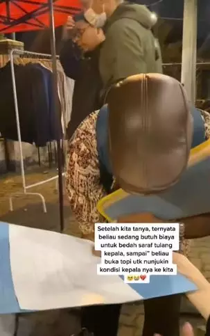Kisah kakek yang rela keliling kota bawa map TikTok Kisah kakek yang rela keliling kota bawa map TikTok