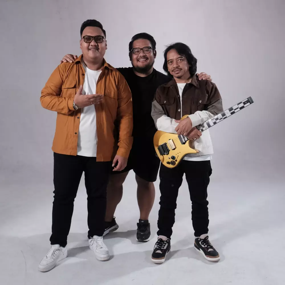 Ndarboy x Dewa Budjana © 2022 brilio.net