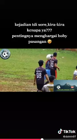 Aksi wanita masuki lapangan Tiktok