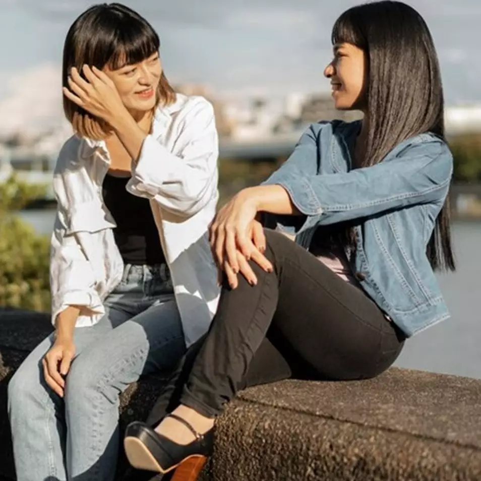 Arti deep talk, kenali manfaat, cara melakukannya, dan contoh topik menarik untuk dibahas