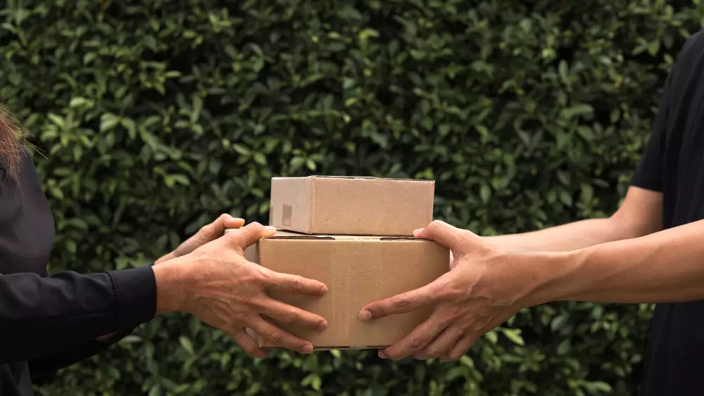 Tips memilih jasa pengiriman yang tepat © 2022 brilio.net Tips memilih jasa pengiriman yang tepat © 2022 brilio.net