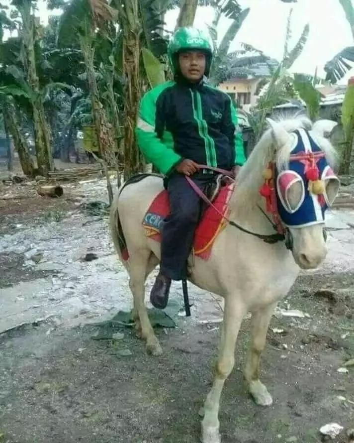 kendaraan nyeleneh driver ojek online © berbagai sumber kendaraan nyeleneh driver ojek online © berbagai sumber