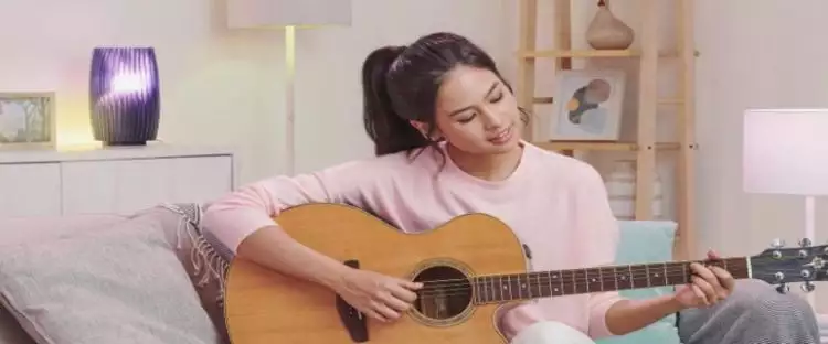 Lirik Tiba Tiba Cinta Datang, lagu dari penyanyi Maudy Ayunda