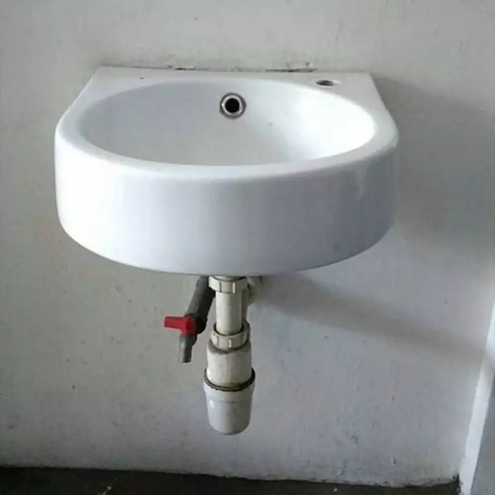 potret benda tak sesuai tempatnya di toilet Berbagai sumber