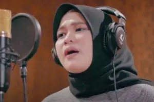 Lirik Muhasabah Cinta dinyanyikan ulang Anisa Rahman, viral di TikTok