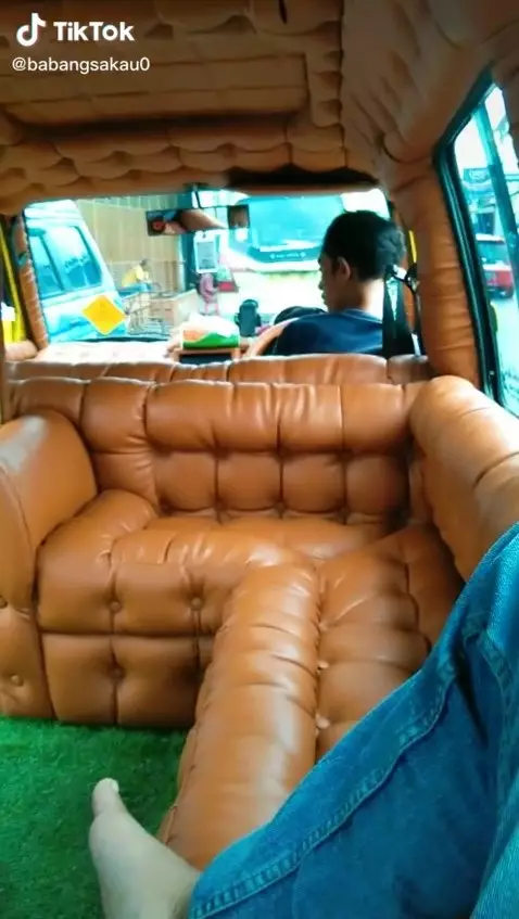 angkot interior mewah unik © TikTok/@babangsakau0