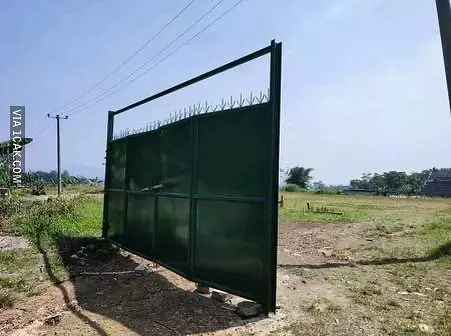 pintu gerbang jadi sia-sia aja © berbagai sumber