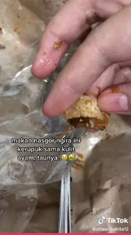 wanita temukan plester luka di nasi goreng Tiktok