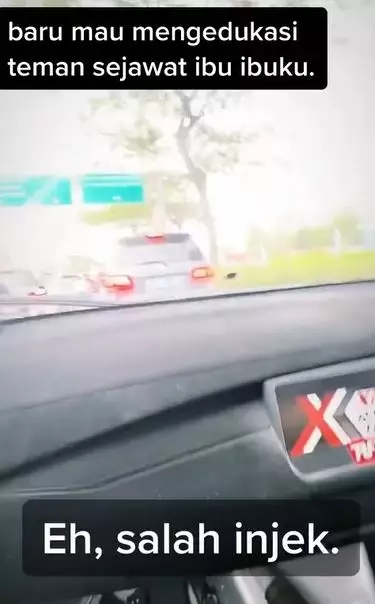 Sissy Priscillia naik mobil sport Berbagai sumber