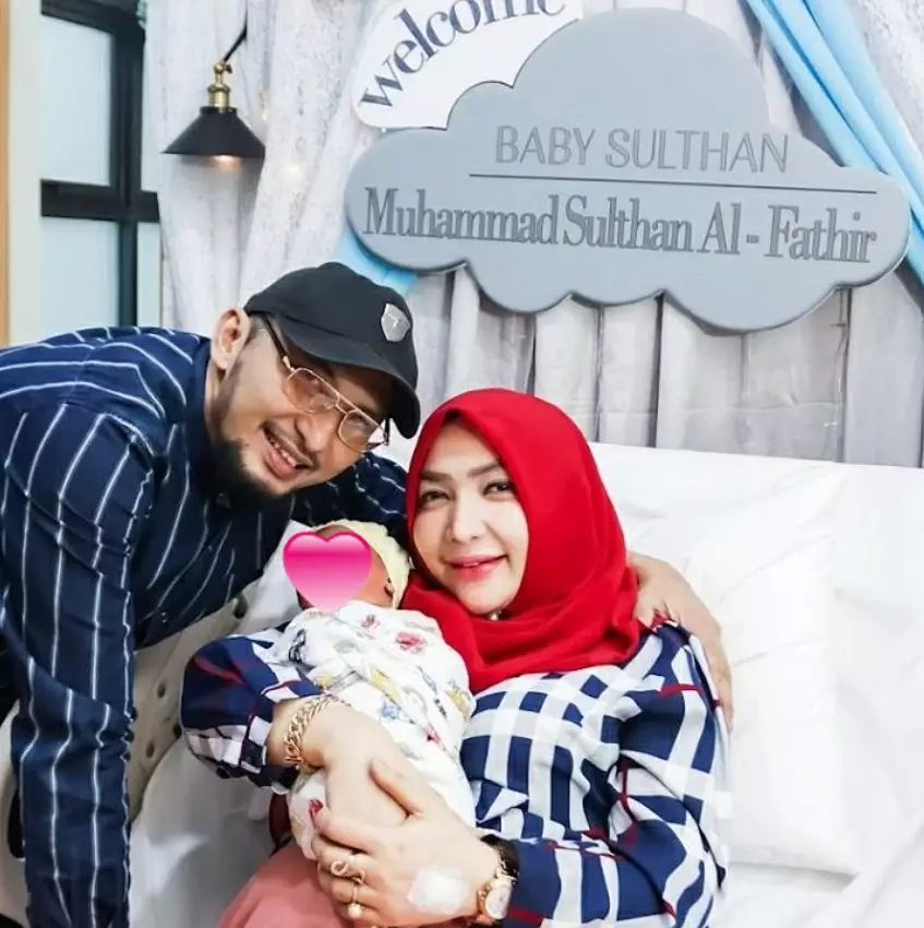 Roro Fitria gugat cerai suami © Instagram/@roro.fitria1989