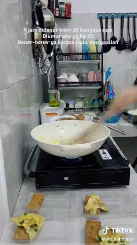 Wanita bagikan makan Tiktok