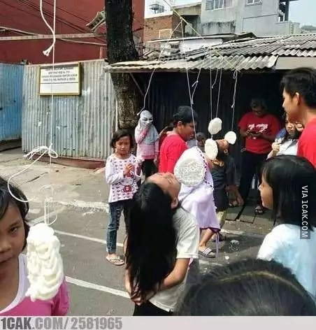  Potret konyol orang pakai topeng anonymous Berbagai sumber