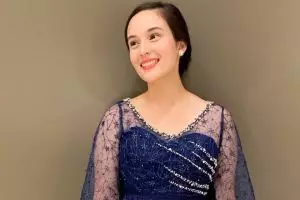 6 Rahasia makeup simpel Chelsea Islan ini bikin wajah tampak flawless