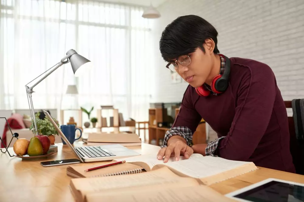 Contoh kalimat bahasa Sunda dan artinya © 2022 berbagai sumber Contoh kalimat bahasa Sunda dan artinya © 2022 berbagai sumber