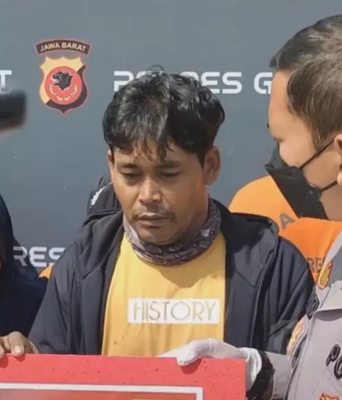 Pilu Pak Undang rumahnya dihancurkan renternir TikTok/@garutpedia