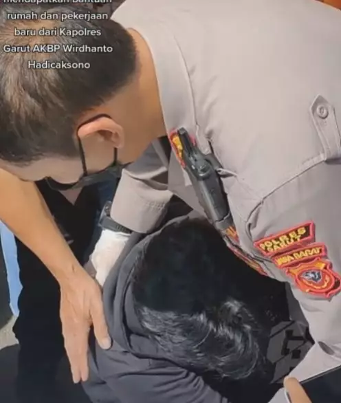 Pilu Pak Undang rumahnya dihancurkan renternir TikTok/@garutpedia