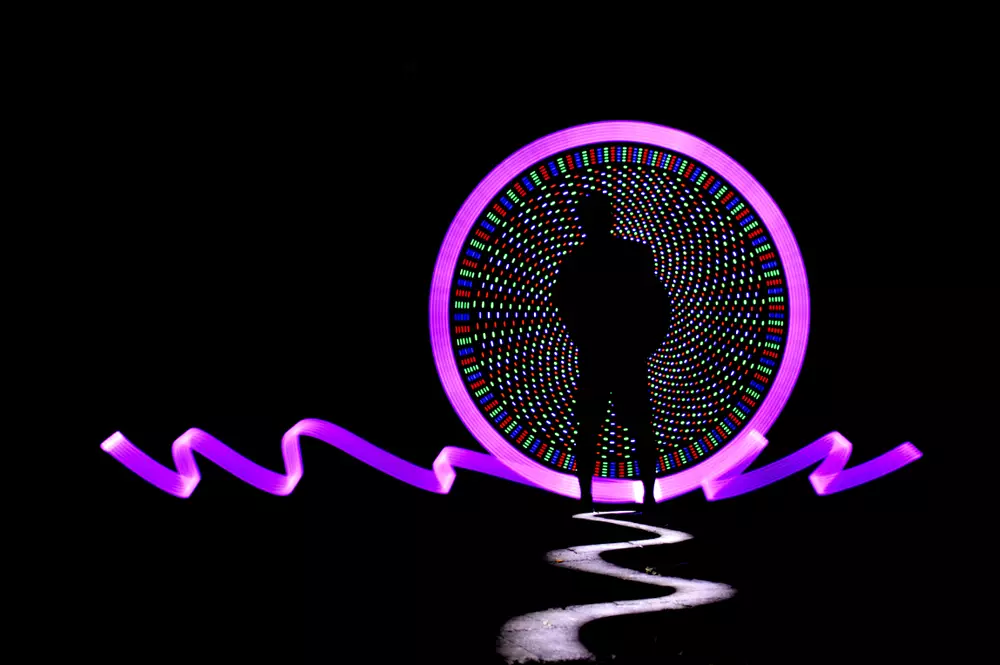 memotret model sentuhan garis cahaya © berbagai sumber