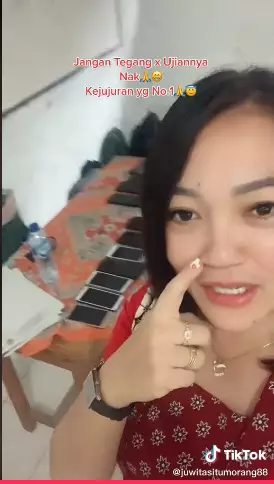 Momen lucu guru Ips jadi pengawas ujian Tiktok