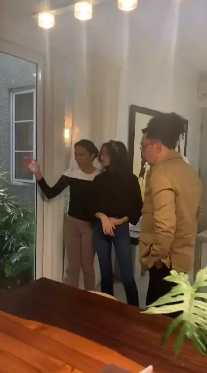 Ridwan Kamil kunjungi rumah Dewi Lestari © Instagram