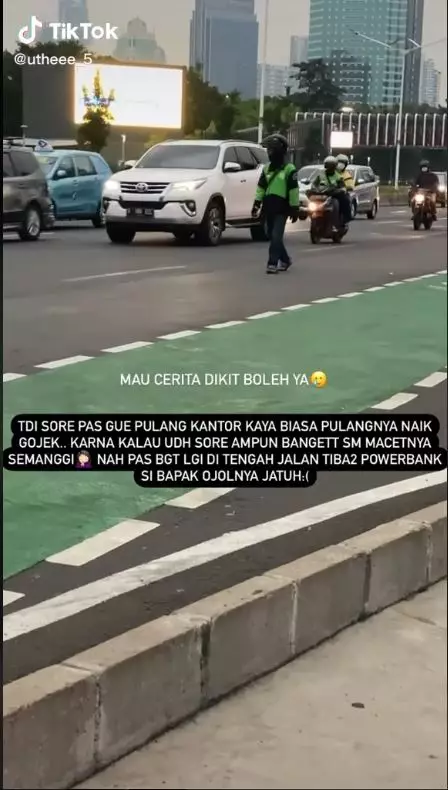 driver ojek online cari powerbank © 2022 TikTok