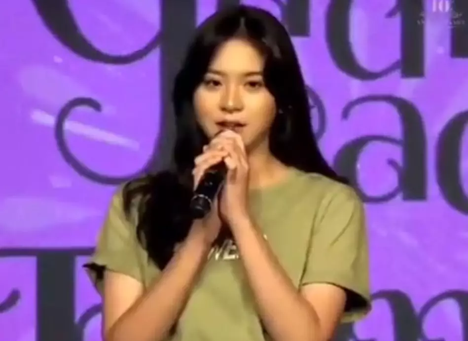 Sampaikan maaf, Zee JKT48 tahan tangis Berbagai sumber