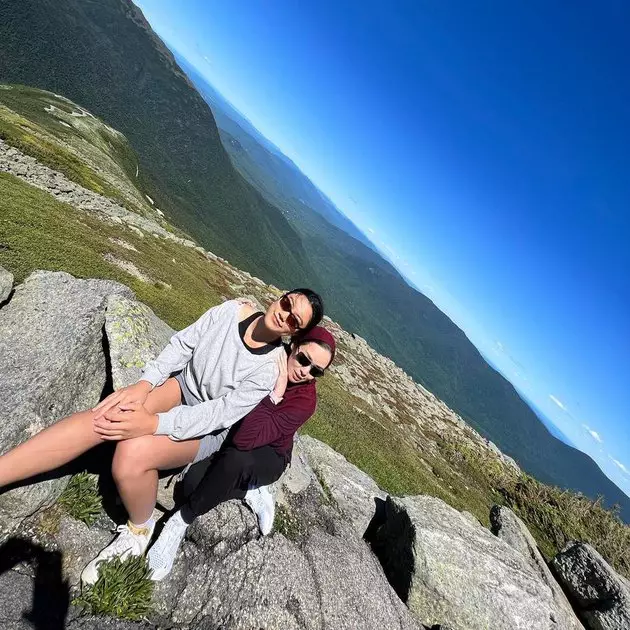 seleb cantik dengan putri sambung © Instagram