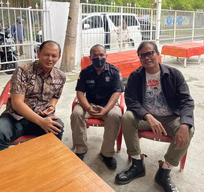 curhatan komika kena pungli cek fisik © twitter