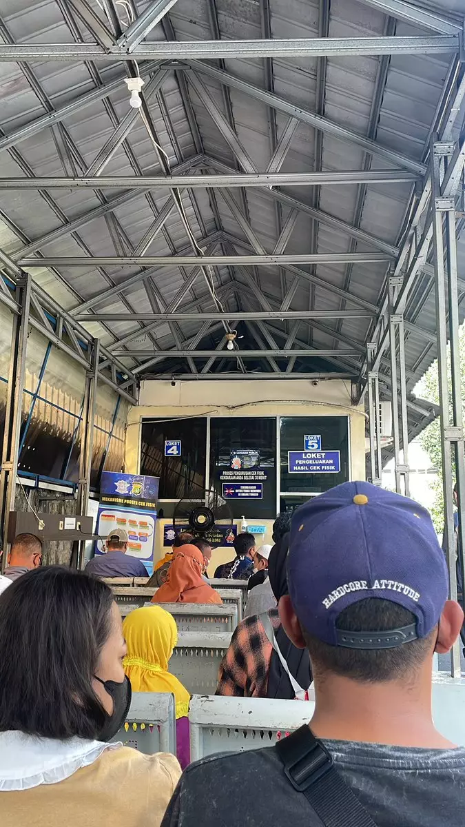 curhatan komika kena pungli cek fisik © twitter