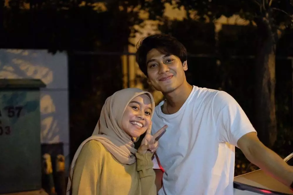momen romantis Rizky Billar dan Lesty Kejora © berbagai sumber momen romantis Rizky Billar dan Lesty Kejora © berbagai sumber